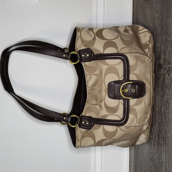 Coach Handbags - Coach Tote bag